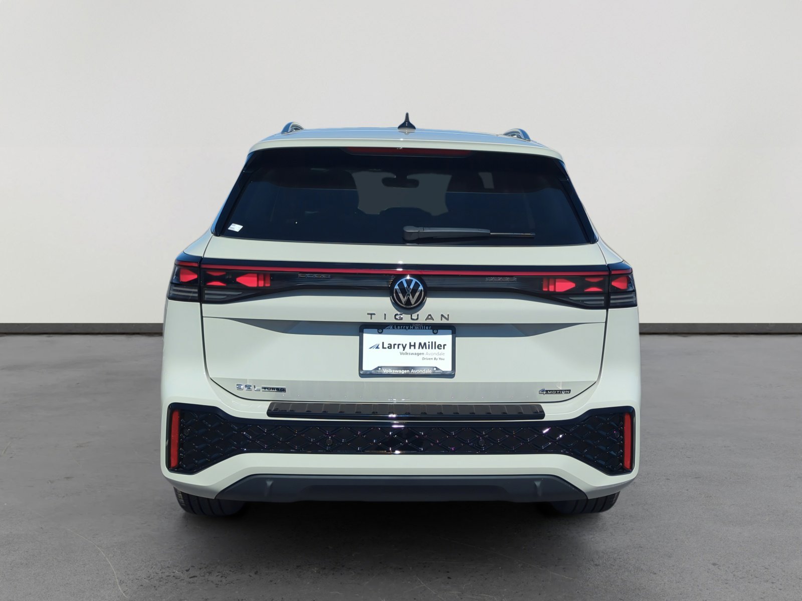 New 2026 Volkswagen Tiguan SEL R-Line image 4