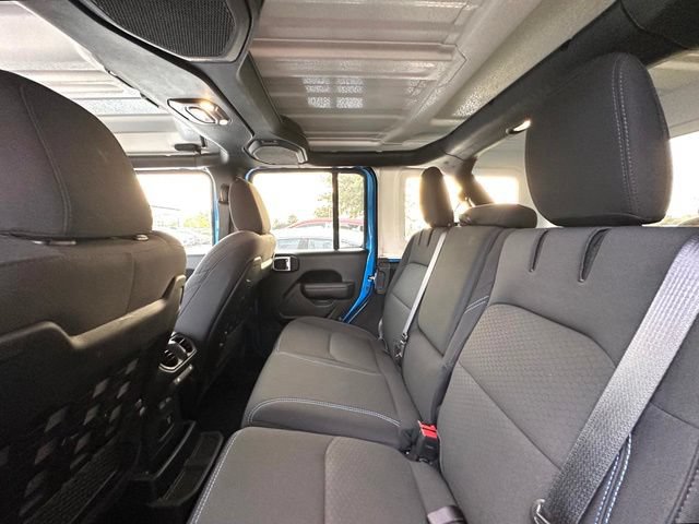 Used 2022 Jeep Wrangler Unlimited Rubicon 4xe w/ Cold Weather Group AWD/4WD image 30