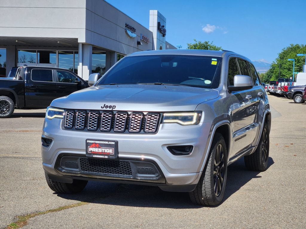 Used 2020 Jeep Grand Cherokee Altitude AWD/4WD image 4