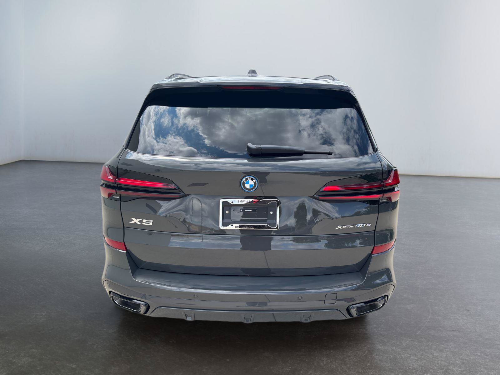 New 2026 BMW X5 xDrive50e w/ M Sport Package AWD/4WD image 14