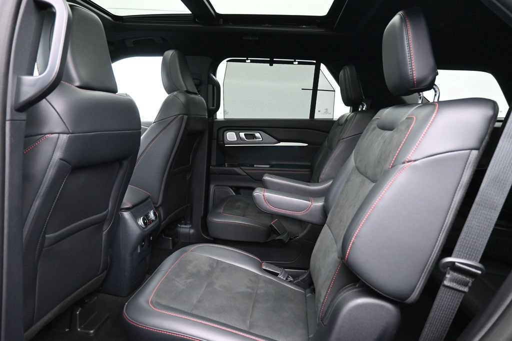Used 2025 Ford Explorer ST AWD/4WD image 22