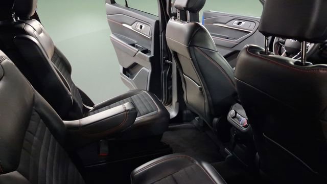 Used 2025 Ford Explorer ST-Line AWD/4WD image 15