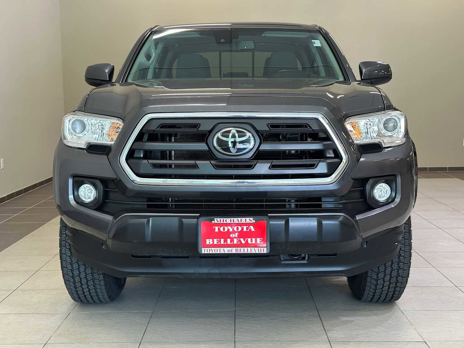 Used 2019 Toyota Tacoma SR5 RWD image 7