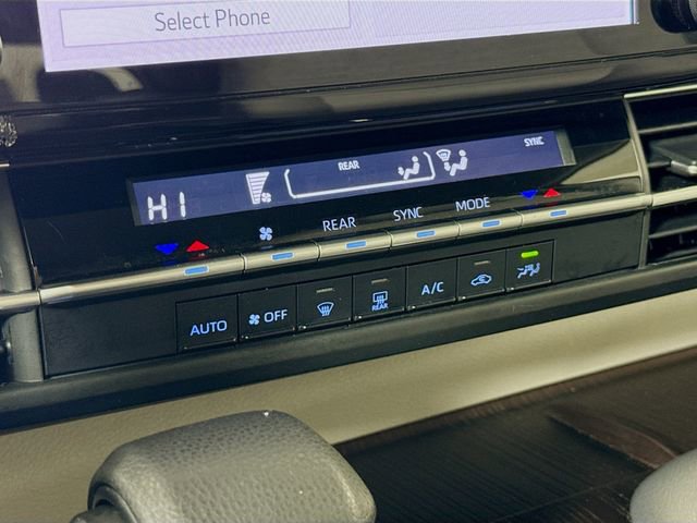 Used 2022 Toyota Sienna LE image 18