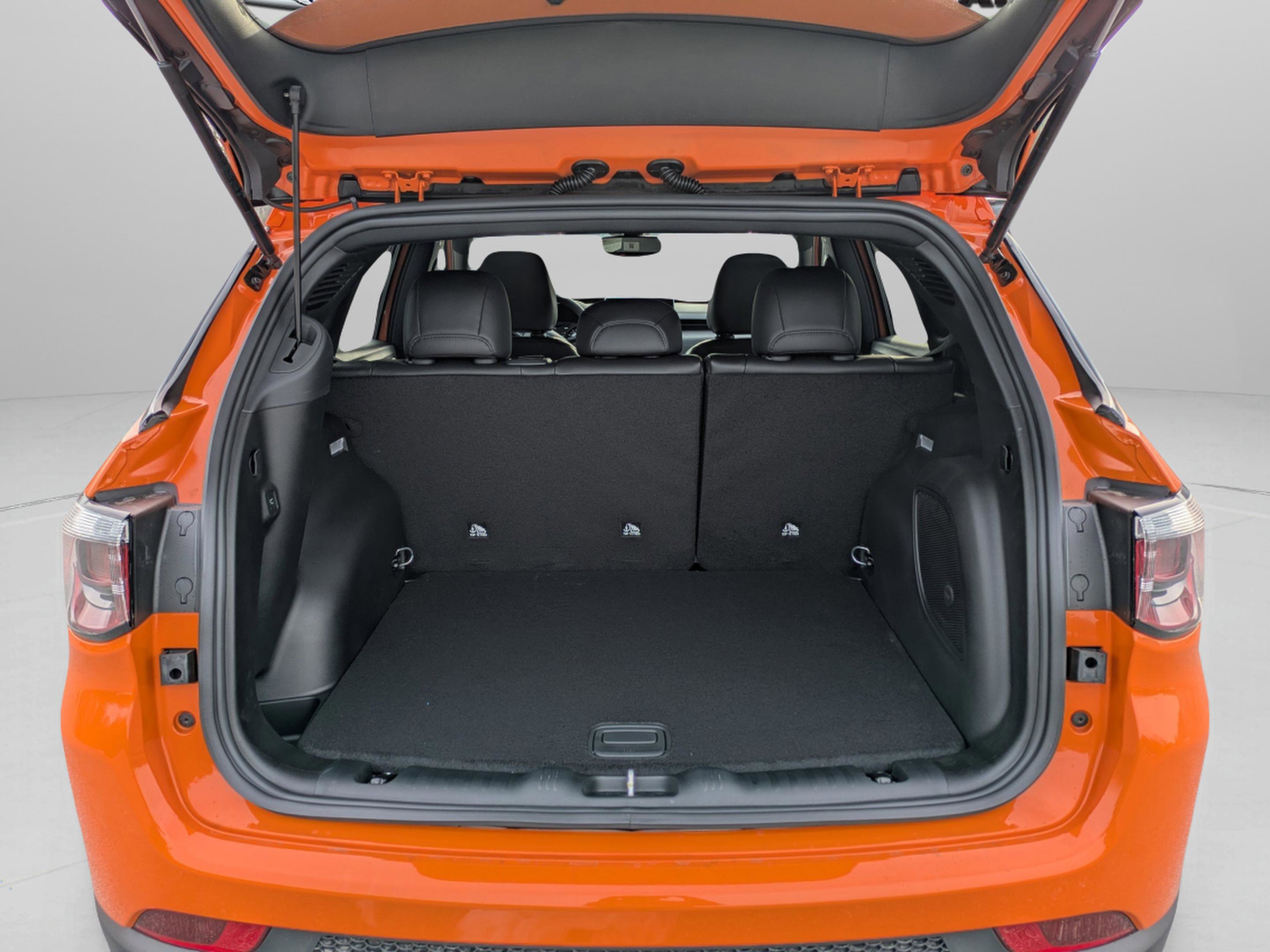 New 2026 Jeep Compass Latitude w/ Sun and Sound Group image 9