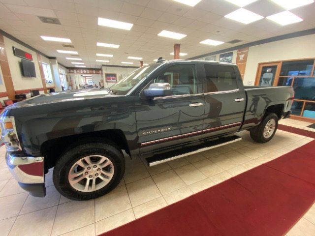 Used 2018 Chevrolet Silverado 1500 LTZ w/ LTZ Plus Package image 4