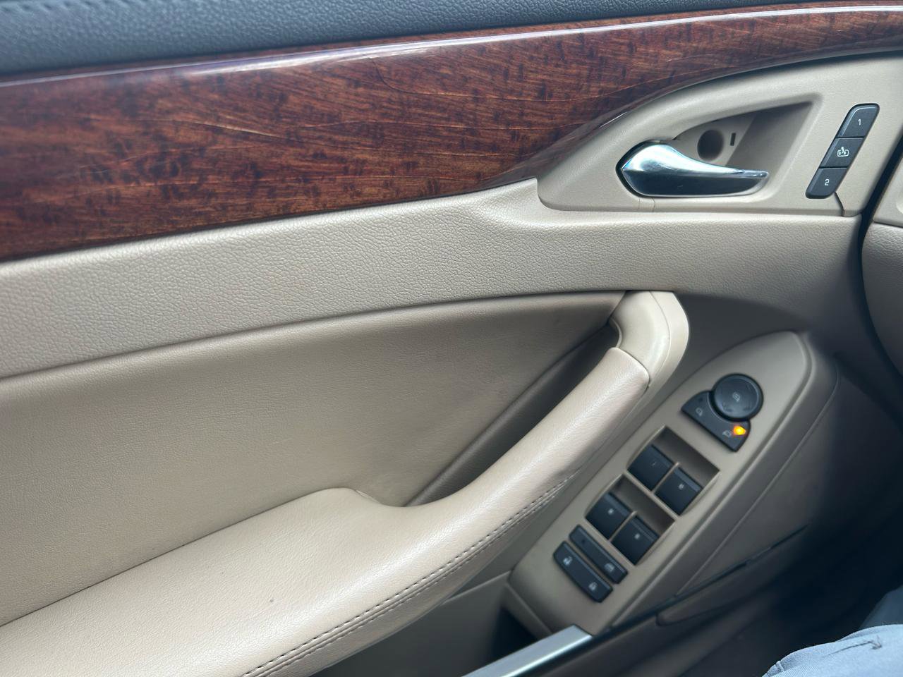 Used 2010 Cadillac CTS Luxury RWD image 26