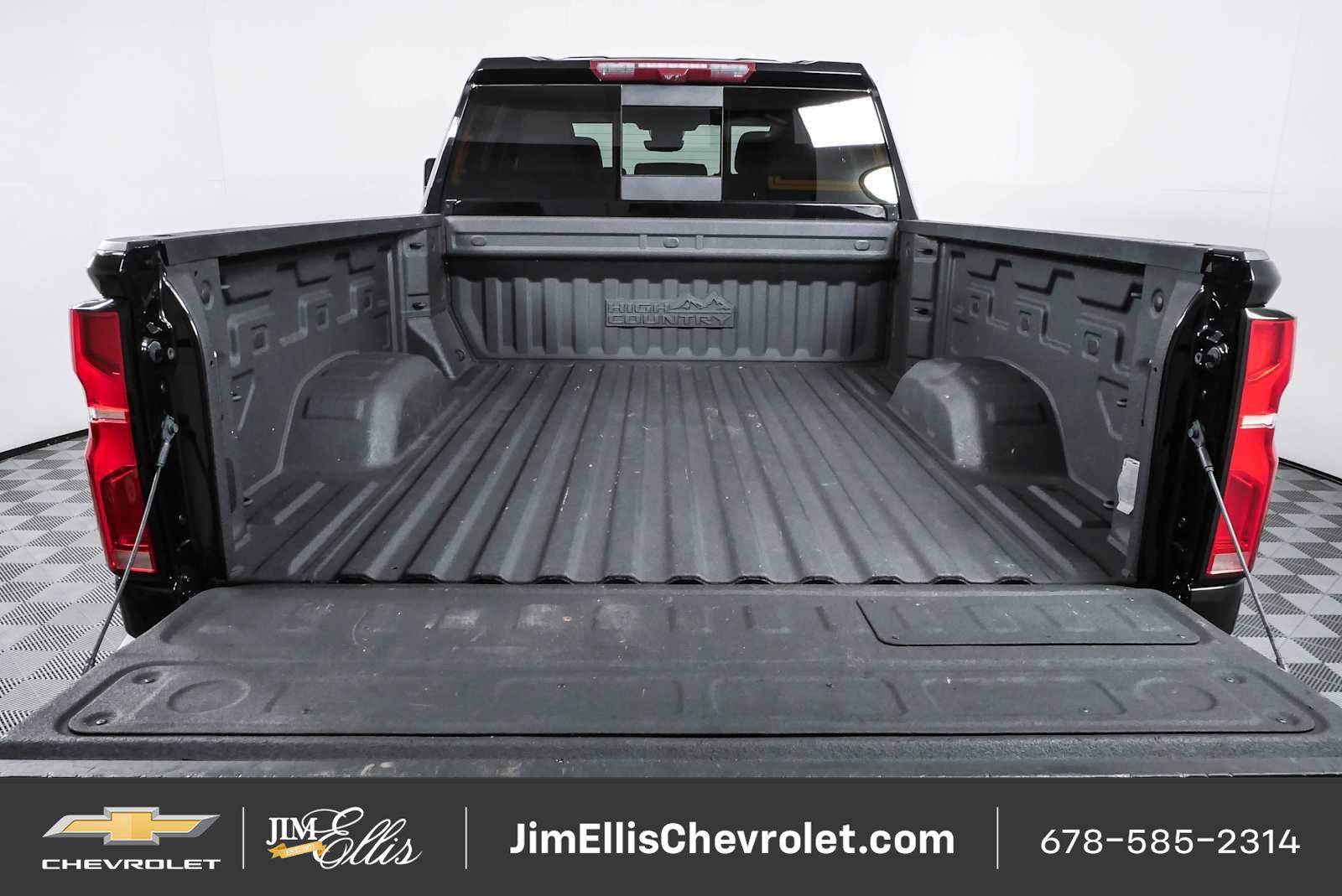 Certified 2024 Chevrolet Silverado 2500 High Country w/ Technology Package AWD/4WD image 31