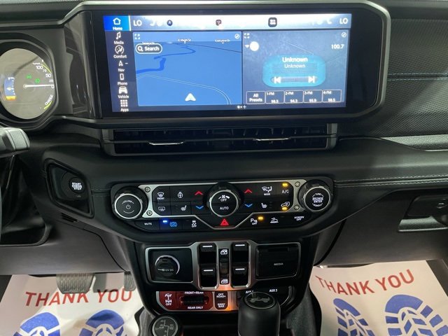 Used 2024 Jeep Wrangler Unlimited Rubicon 4xe image 13