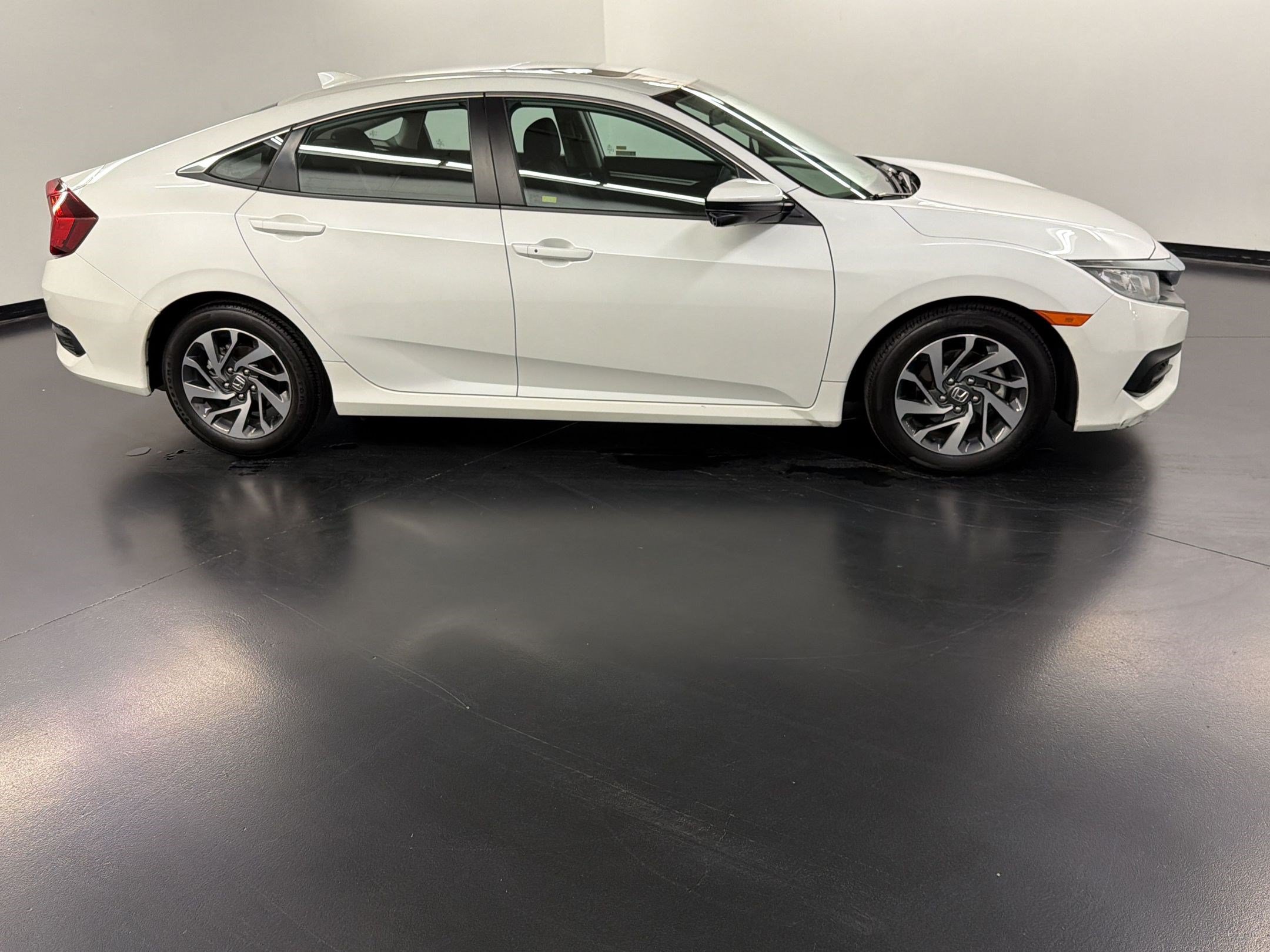Certified 2018 Honda Civic EX image 8