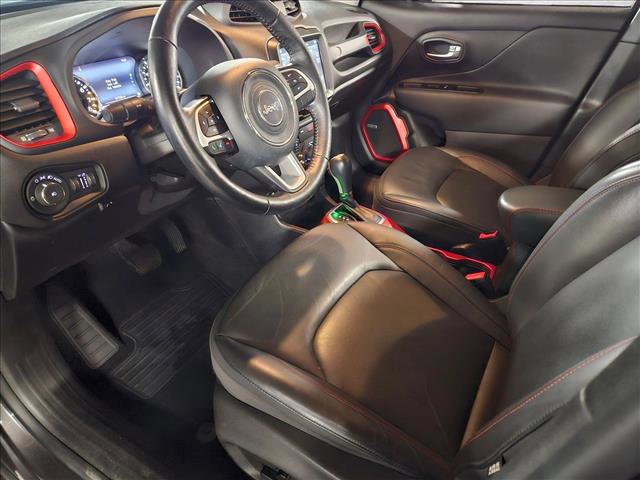 Used 2020 Jeep Renegade Trailhawk w/ Premium Leather Group AWD/4WD image 9
