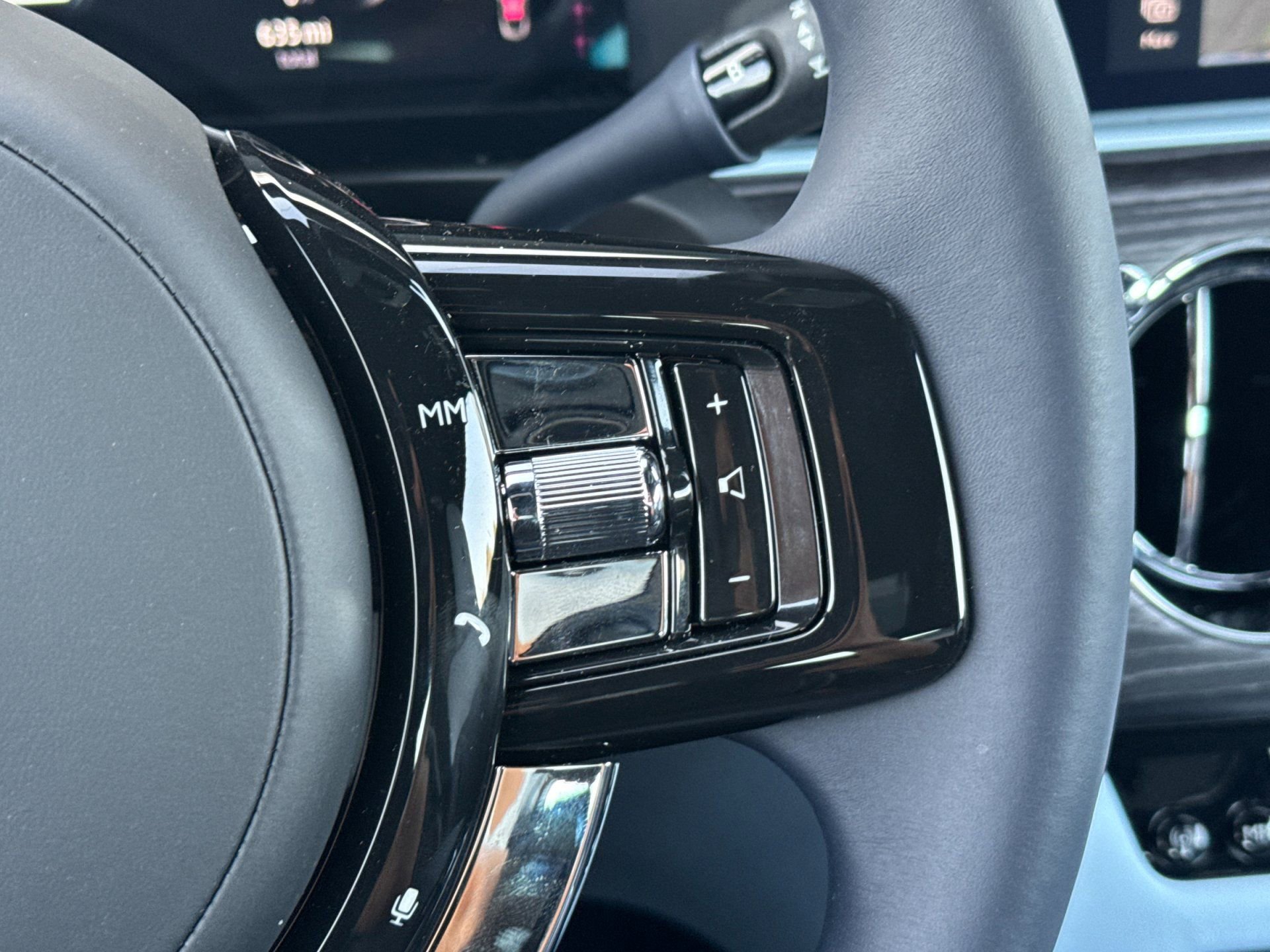 Certified 2025 Rolls-Royce Spectre w/ Leather Finishing Pack image 26