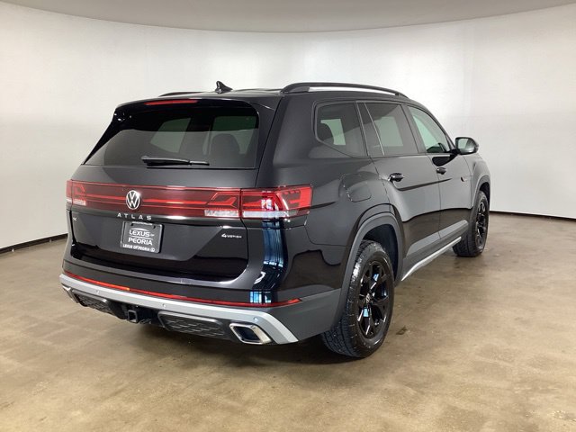 Used 2025 Volkswagen Atlas Peak Edition SE AWD/4WD image 5