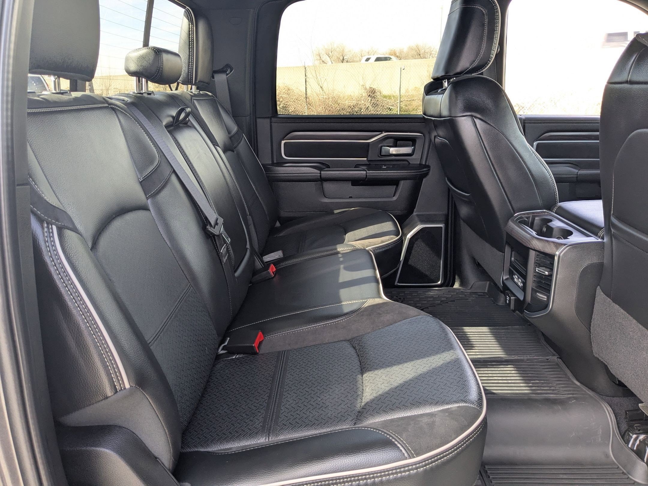 Used 2025 RAM 2500 Laramie w/ Night Edition image 30