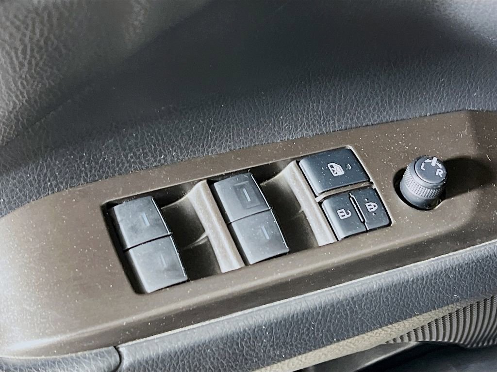Certified 2021 Toyota Camry SE FWD image 17