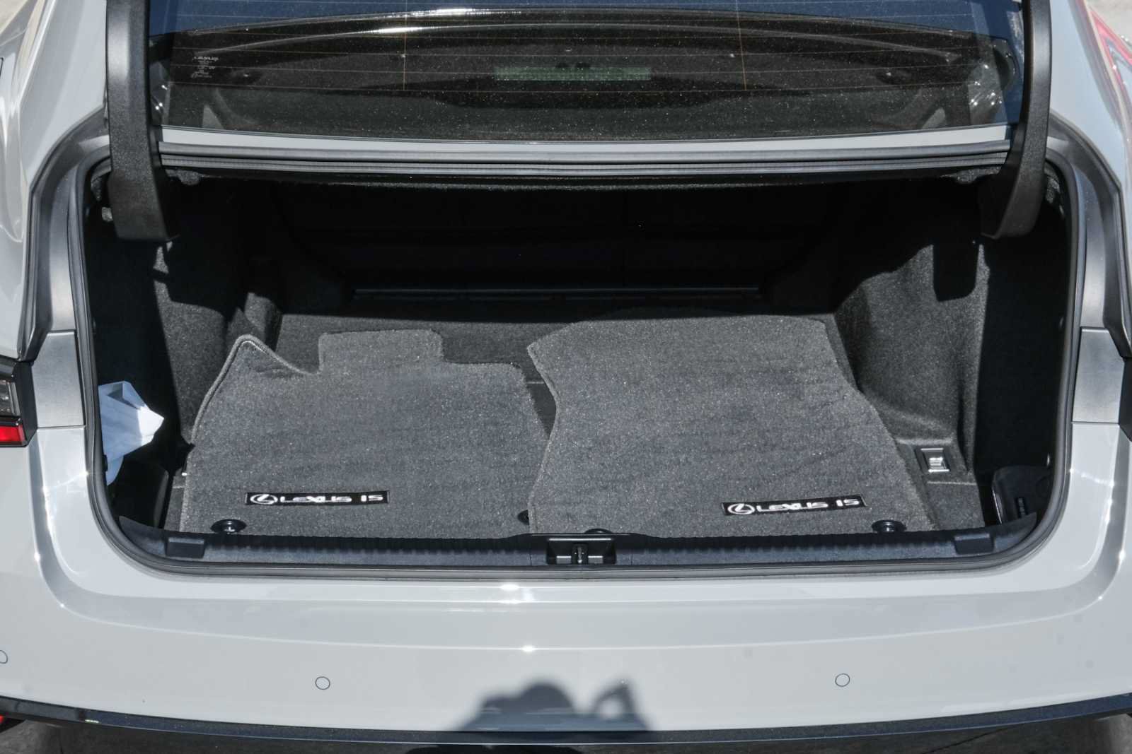 Used 2022 Lexus IS 500 RWD image 52