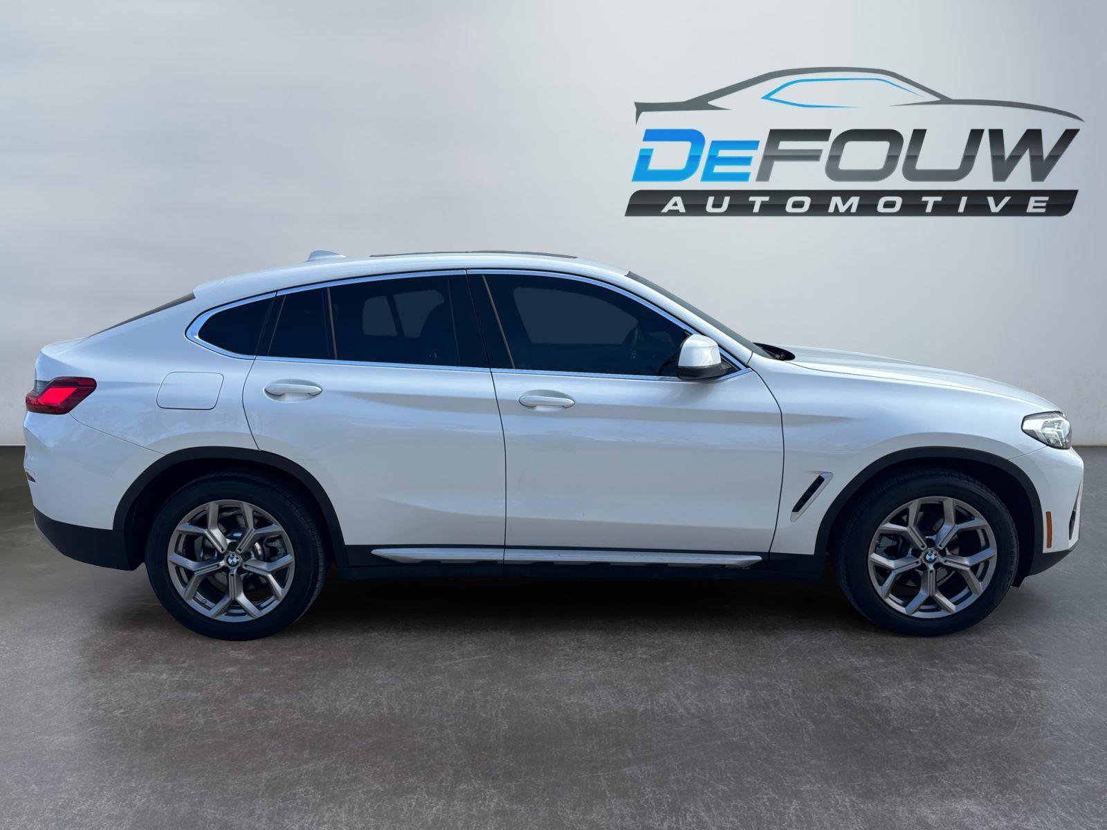 Used 2022 BMW X4 xDrive30i w/ Convenience Package image 12