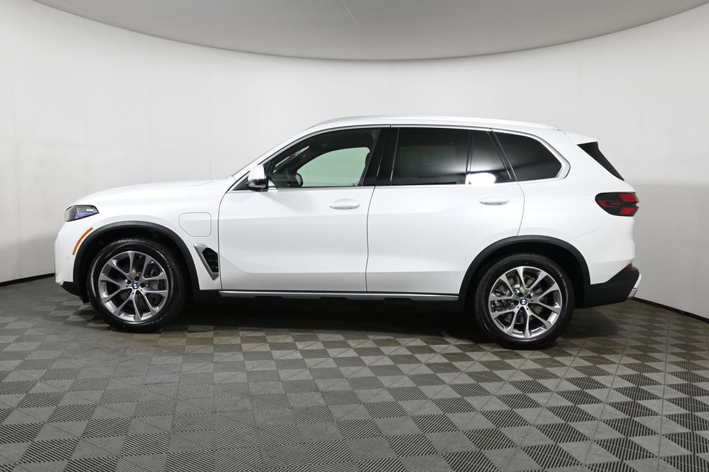 New 2026 BMW X5 xDrive50e AWD/4WD image 2