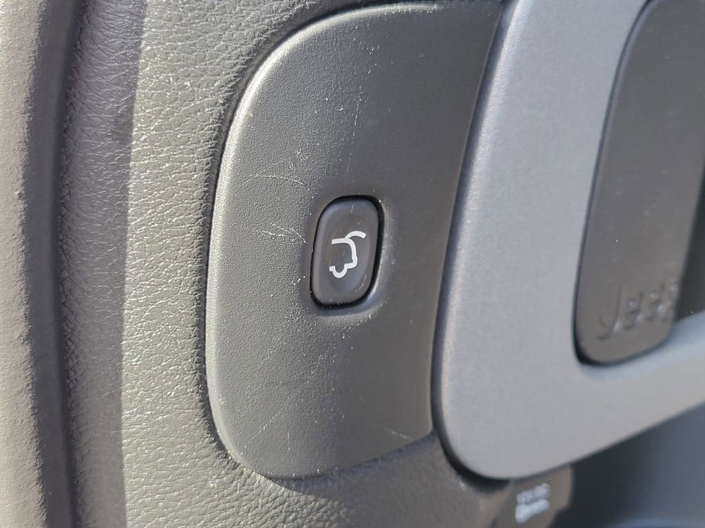 Used 2018 Jeep Cherokee Limited image 53