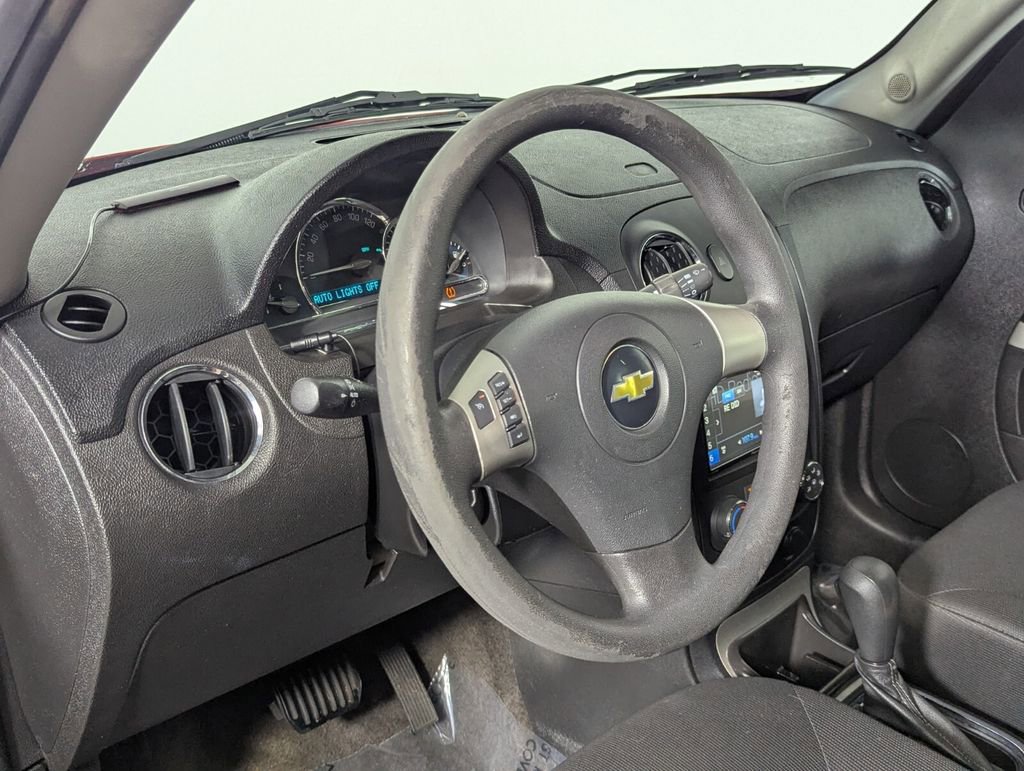 Used 2011 Chevrolet HHR LT FWD image 11