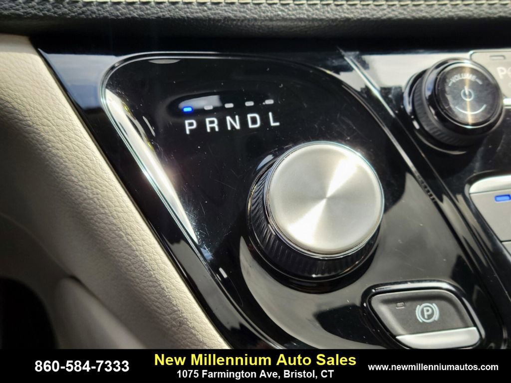 Used 2022 Chrysler Pacifica Limited image 25