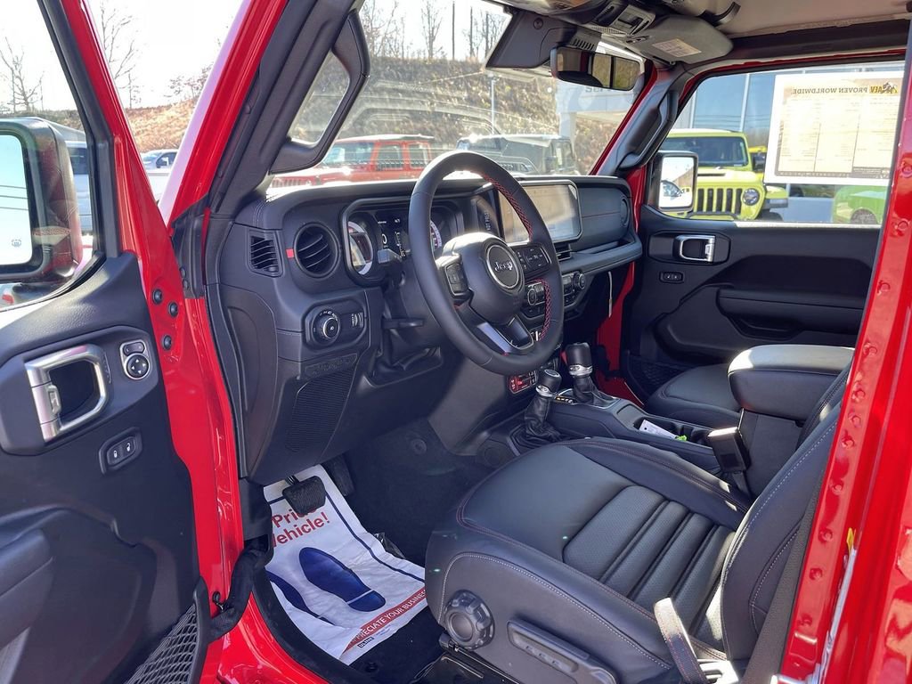 New 2024 Jeep Wrangler Unlimited Rubicon w/ Technology Group image 15