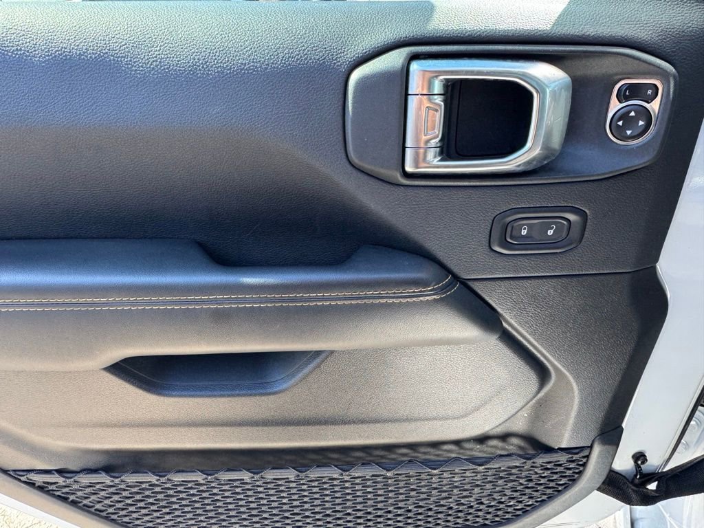 Certified 2025 Jeep Wrangler Unlimited Sahara image 9