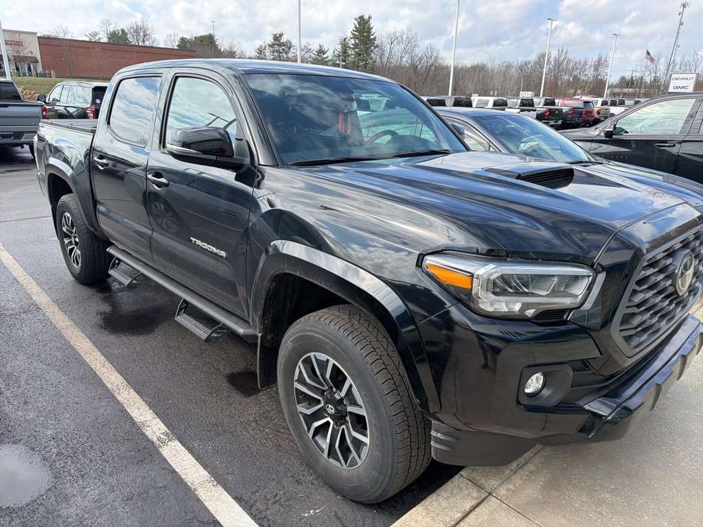 Used 2023 Toyota Tacoma TRD Sport image 2
