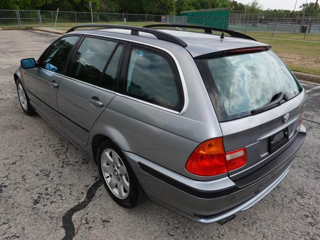 Used 2004 BMW 325i Wagon image 5