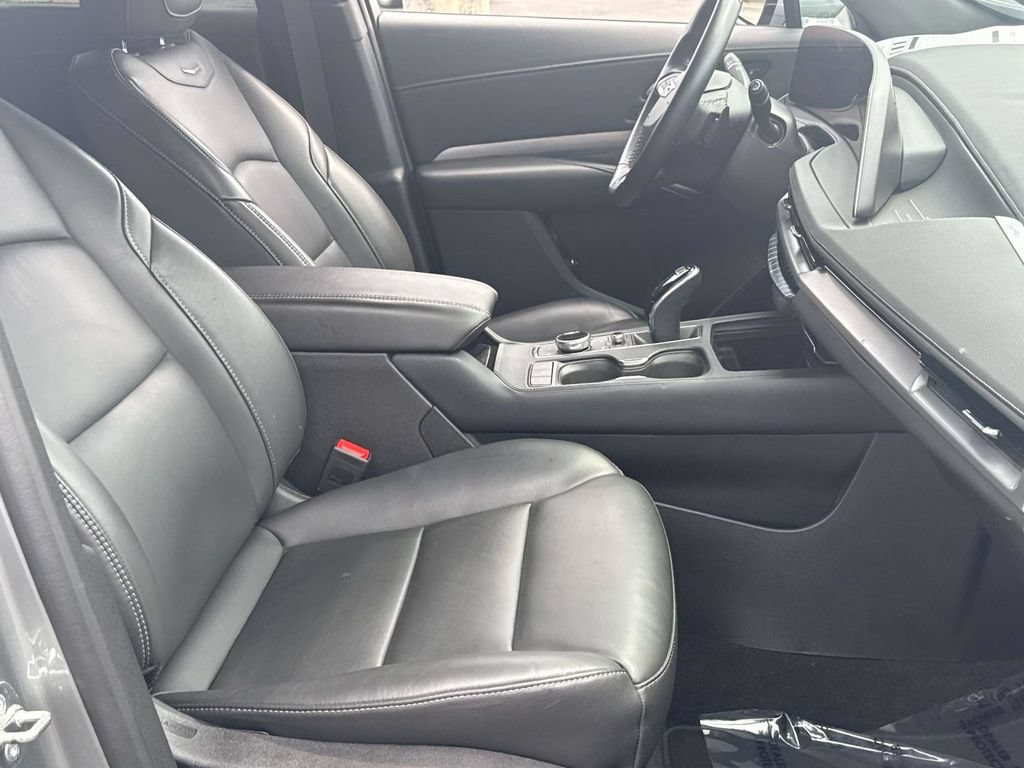 Used 2025 Cadillac XT4 Premium Luxury FWD image 29