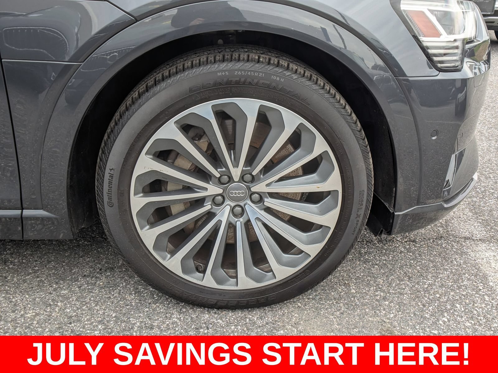 Used 2019 Audi e-tron Prestige w/ Prestige Package AWD/4WD image 13