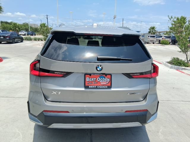 New 2026 BMW X1 xDrive28i w/ Technology Package AWD/4WD image 5