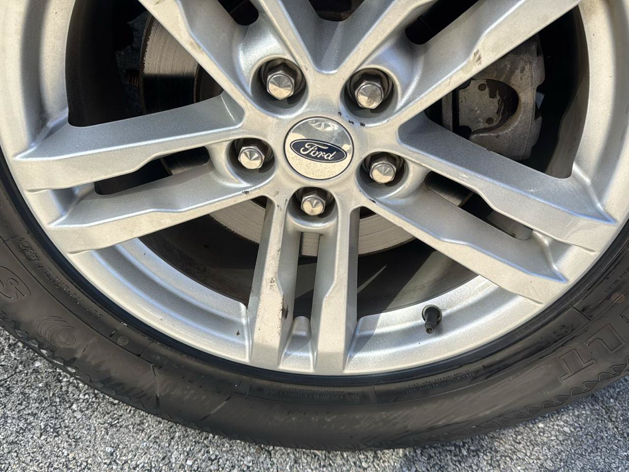 Used 2020 Ford Explorer XLT w/ Equipment Group 202A AWD/4WD image 24