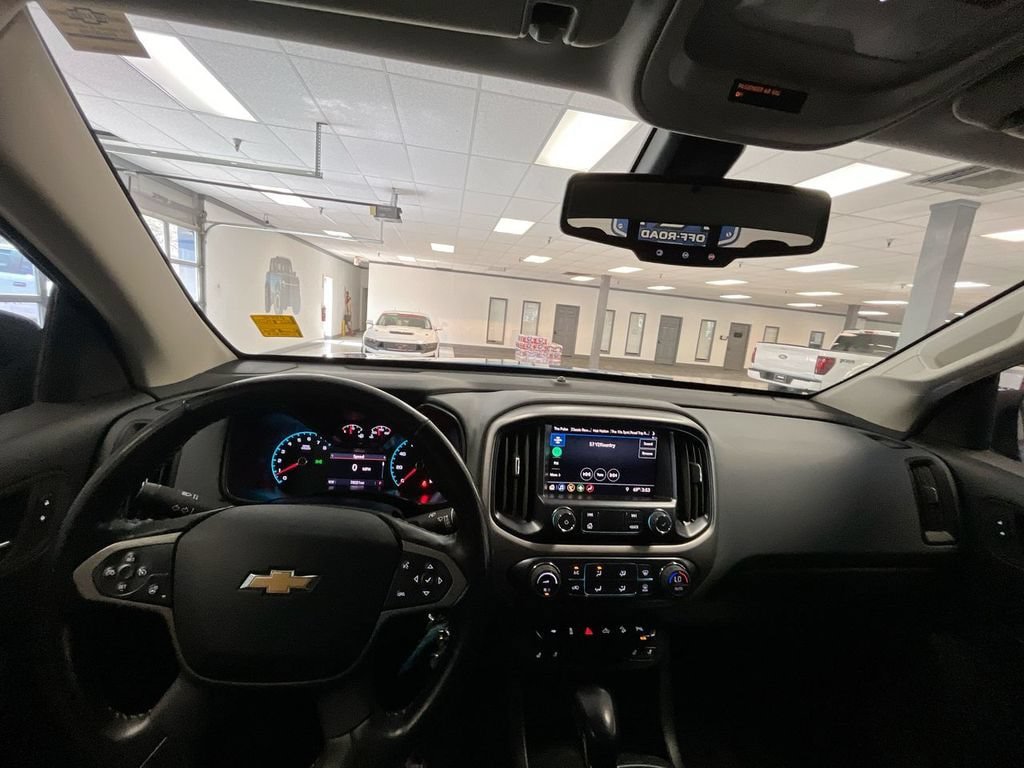Used 2022 Chevrolet Colorado Z71 AWD/4WD image 15