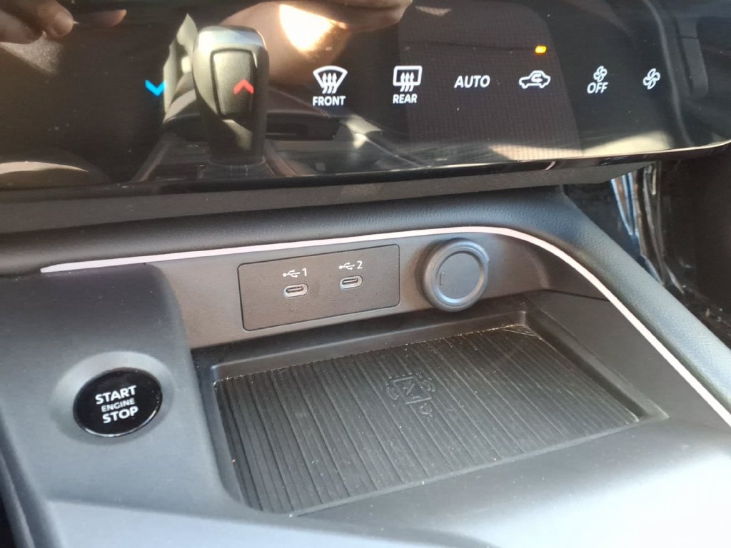 Certified 2026 Nissan Sentra SR w/ Floor Mat Package FWD image 20