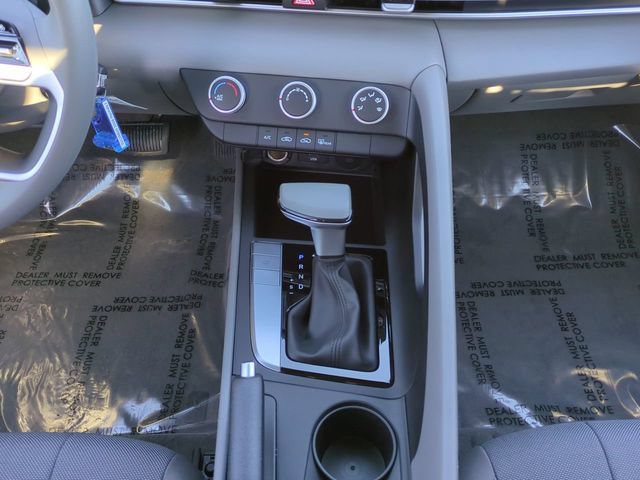 New 2026 Hyundai Elantra SE FWD image 18