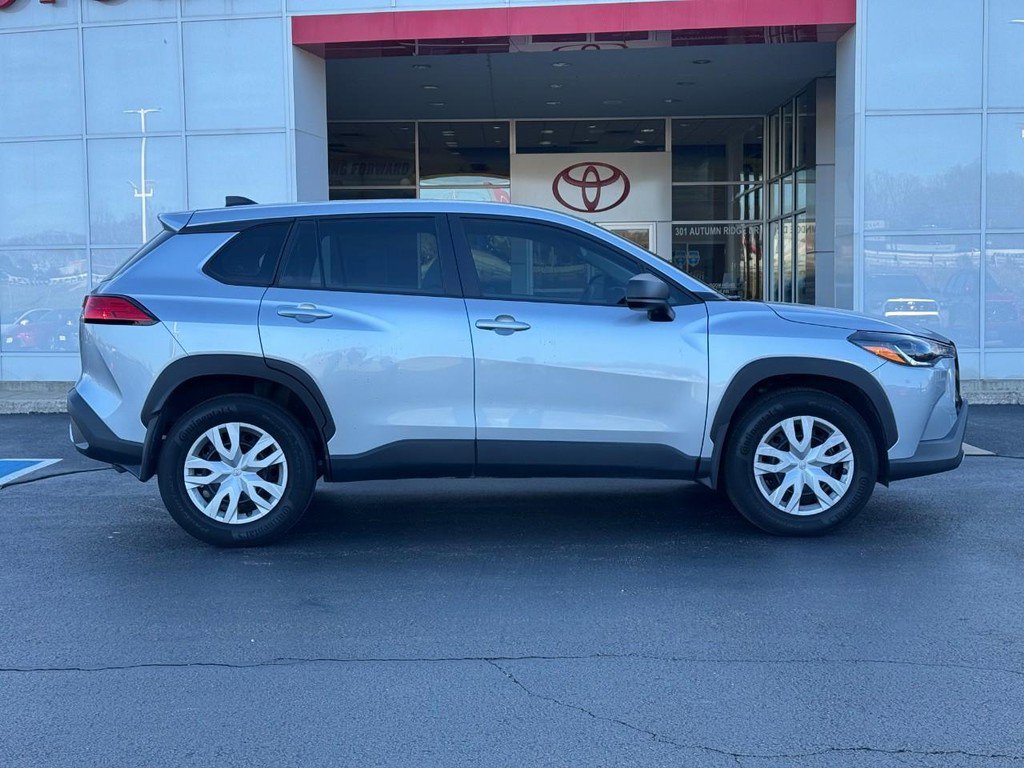 Certified 2025 Toyota Corolla Cross L image 2