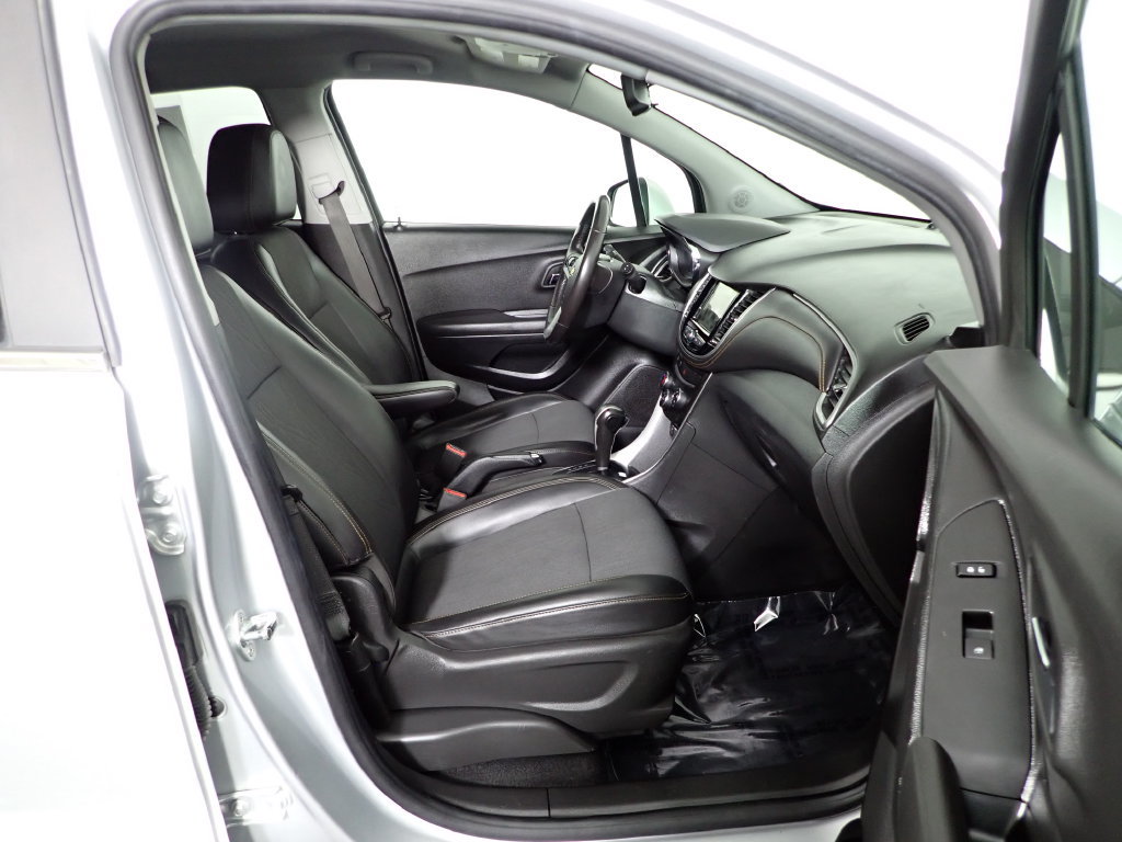 Used 2019 Chevrolet Trax LT w/ LT Convenience Package FWD image 31