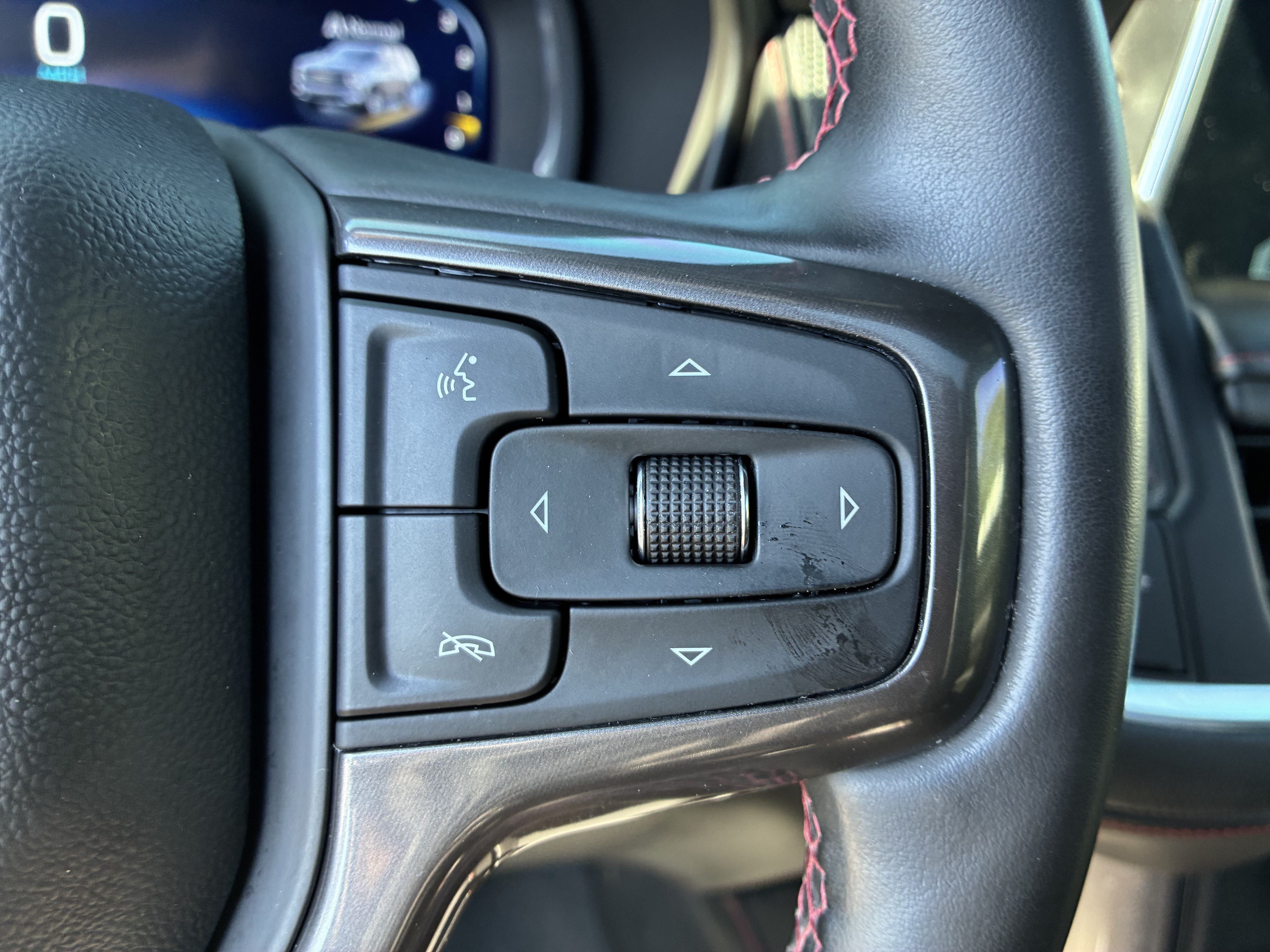 Used 2024 Chevrolet Suburban RST w/ Luxury Package RWD image 30