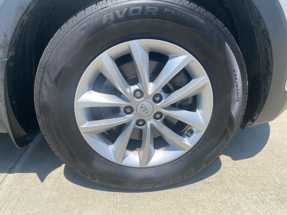 Used 2018 Kia Sorento FWD image 29