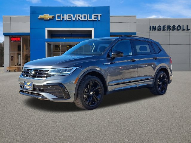 Used 2024 Volkswagen Tiguan SE R-Line AWD/4WD image 33
