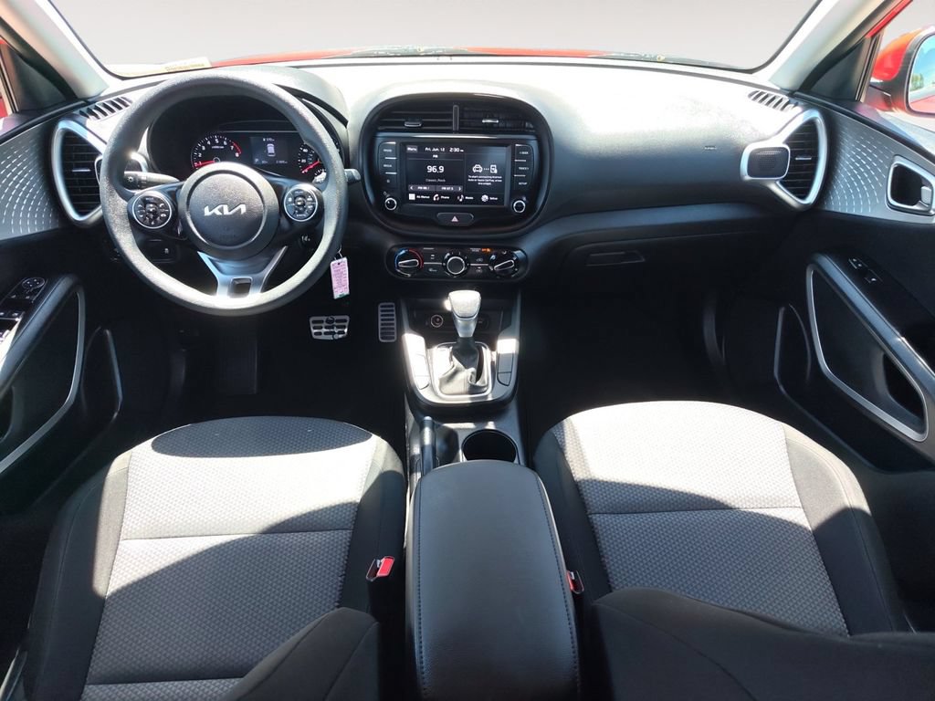 Used 2022 Kia Soul LX w/ Technology Package FWD image 10