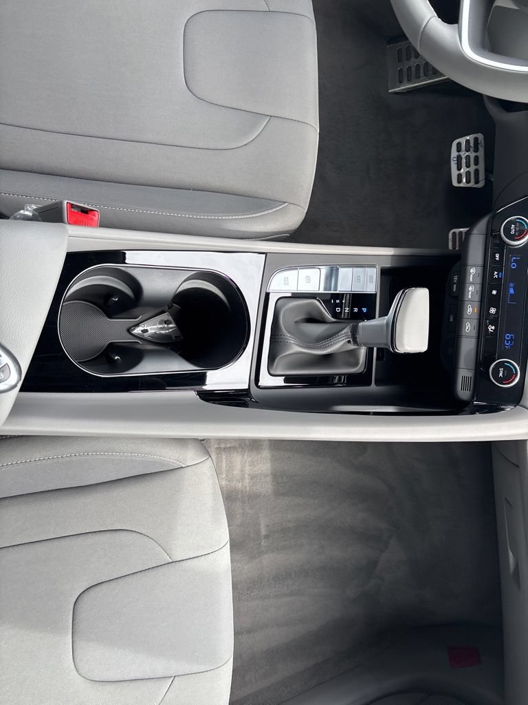 New 2025 Hyundai Elantra SEL FWD image 14