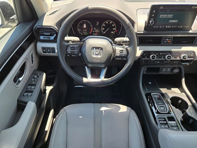 Used 2025 Honda Pilot EX-L image 11