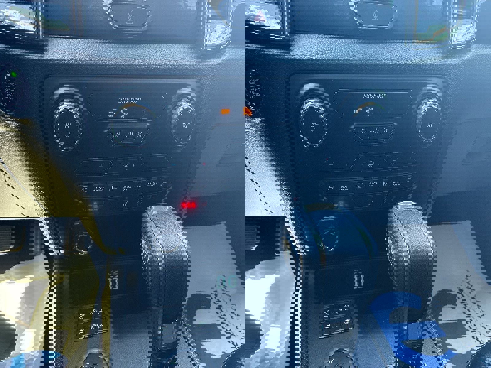 Used 2020 Ford Ranger Lariat w/ Equipment Group 501A Mid image 22