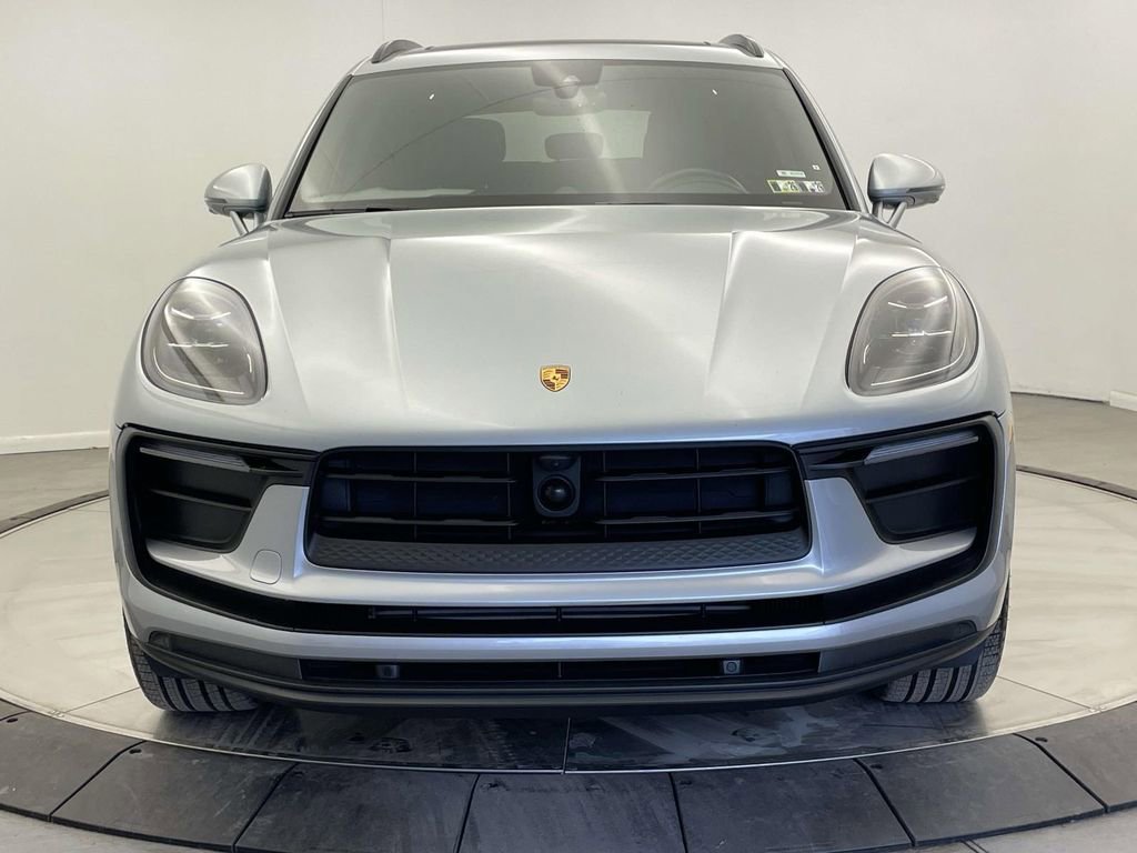 Certified 2022 Porsche Macan image 10