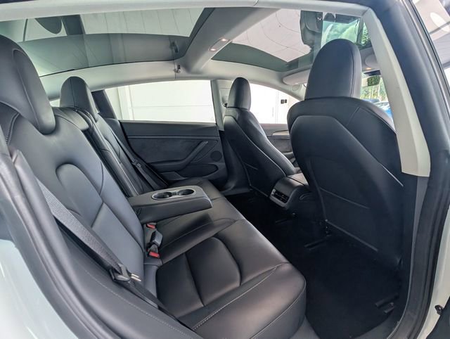 Used 2023 Tesla Model 3 Standard Range image 12
