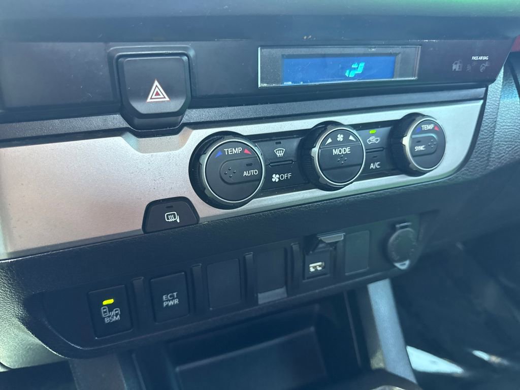 Used 2022 Toyota Tacoma SR5 w/ Technology Package RWD image 35