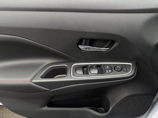 New 2025 Nissan Versa SR w/ Trunk Package FWD image 19