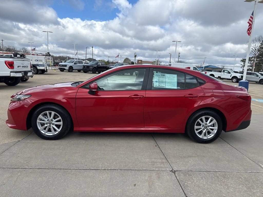 Used 2025 Toyota Camry LE FWD image 3